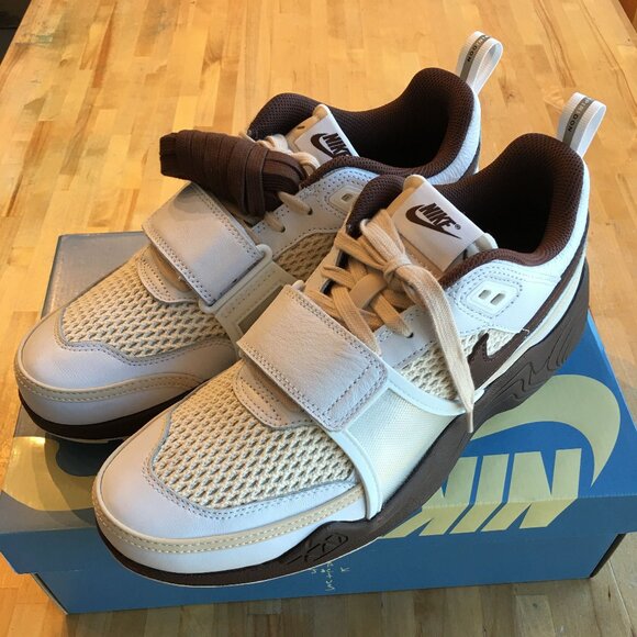 Travis Scott x Nike Zoom Field Jaxx "Light Chocolate" HQ3073-100 Sz 9.5 NEW - Picture 1 of 6